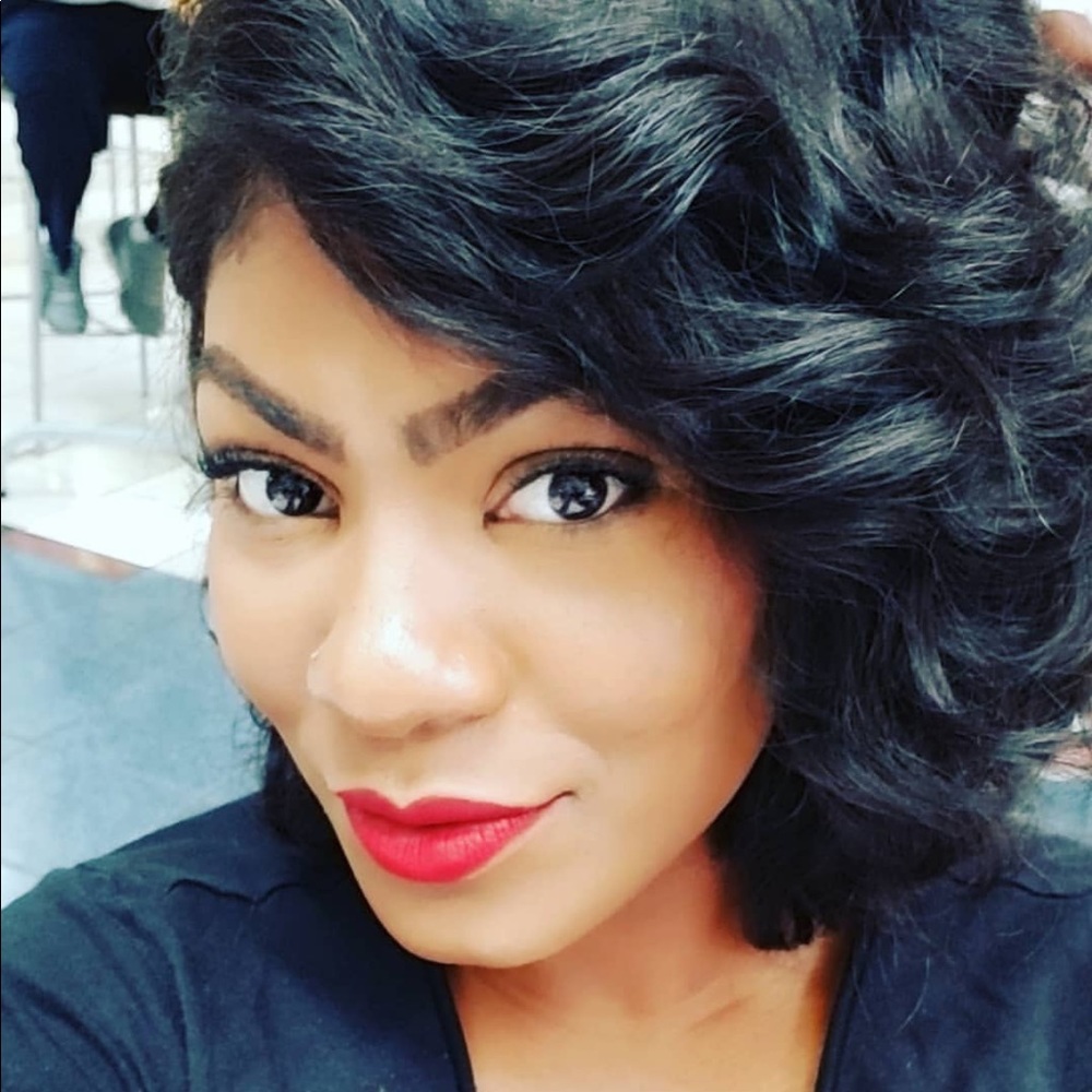 Meet your Posher, Nicole